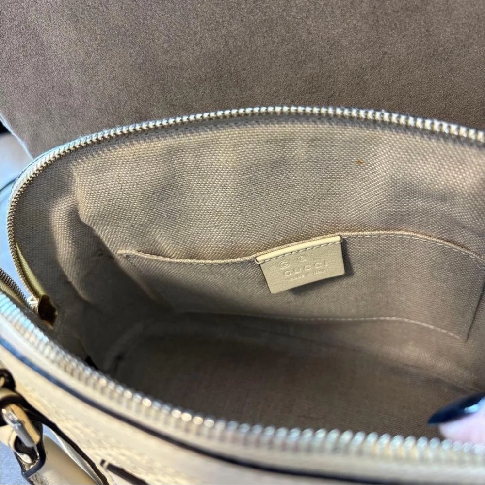 Gucci Cream Handbag - Picture 9 of 14